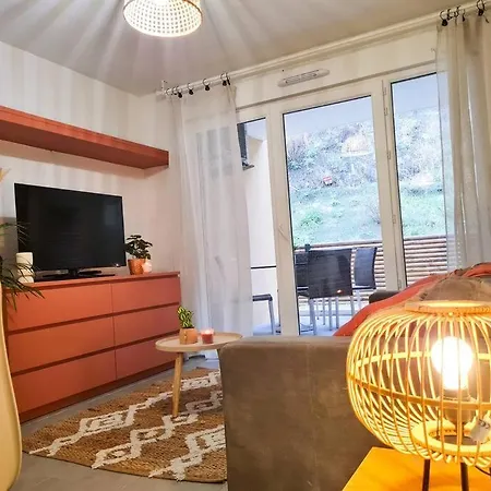 Avec Parking Prive Et Terrasse Proche Nice/monaco 아파트