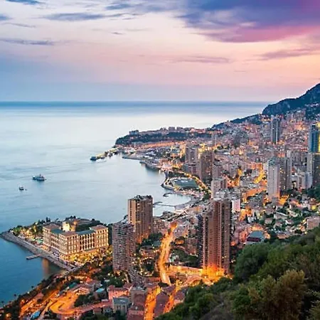 Avec Parking Prive Et Terrasse Proche Nice/monaco * La Trinité